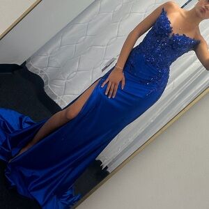 Elegant Blue Strapless Prom Dress